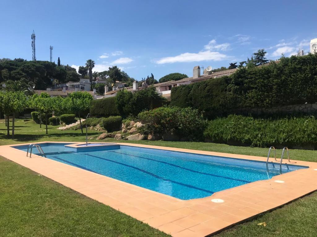 Casita Blanca Con Fibra Optica Y Piscina Cominutaria Βίλα Τόσα ντε Μαρ Εξωτερικό φωτογραφία